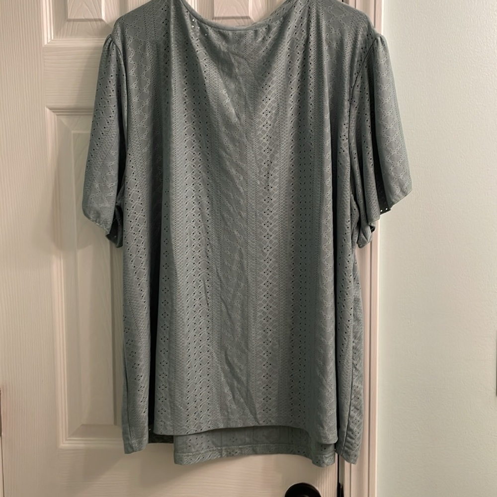 Pretty Eyelet Top - Picture 2 of 2